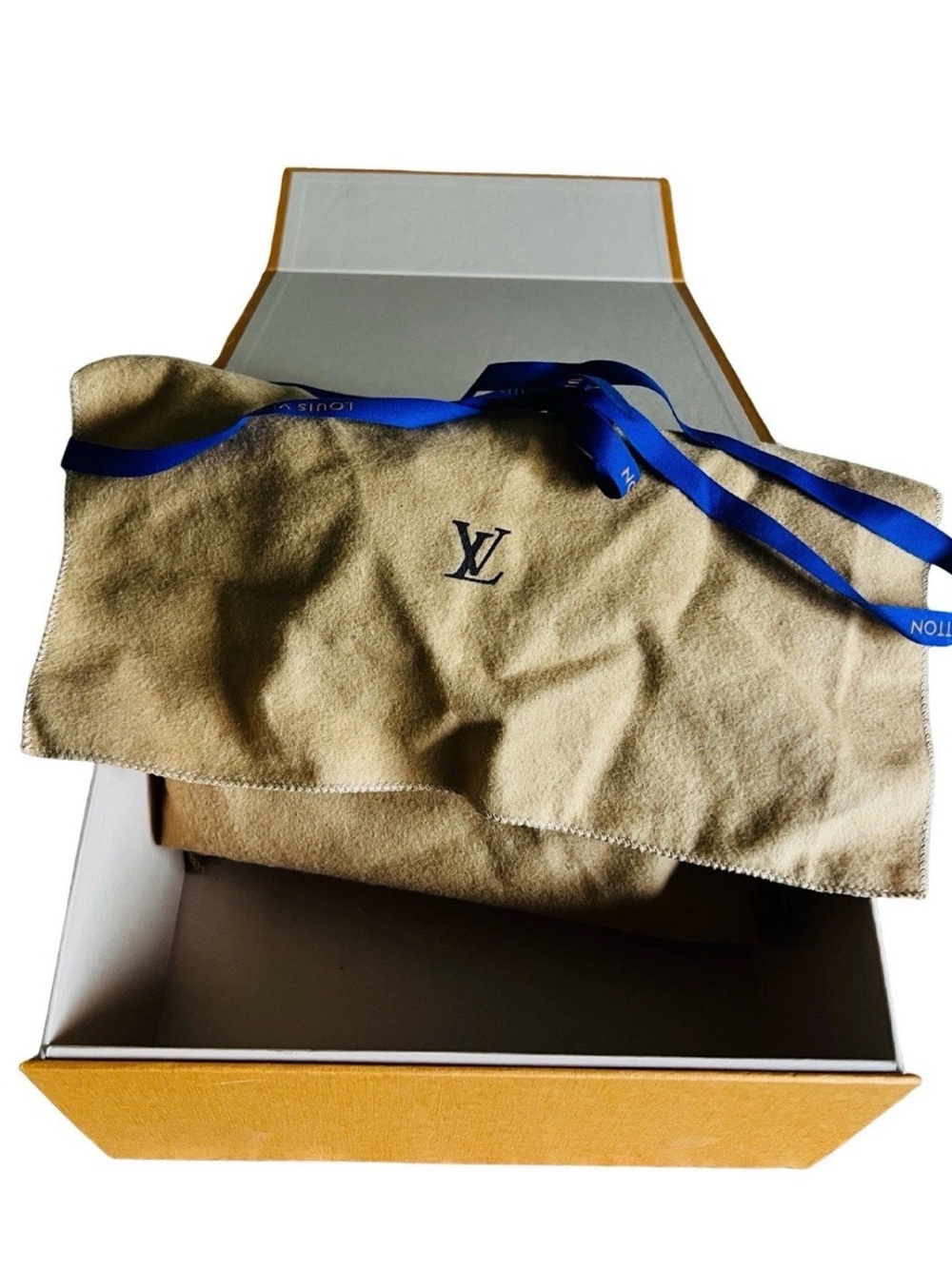 Louis Vuitton Alma BB Bag Black Epi Leather With Dustbag And Box - Picture 16 of 16